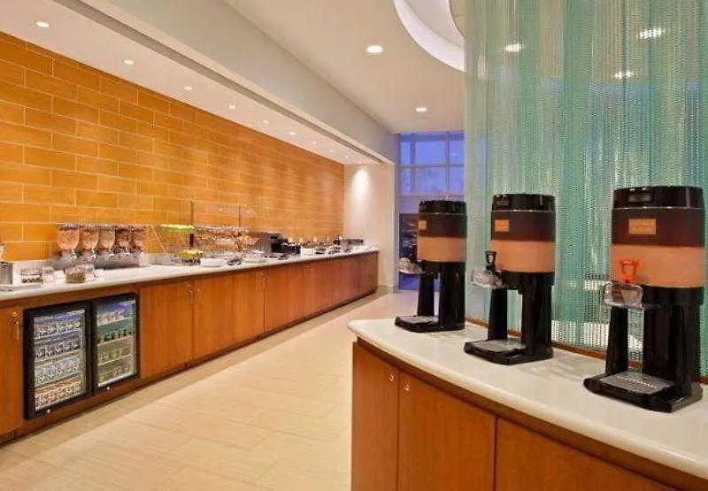 Springhill Suites Pittsburgh Southside Works 3*,