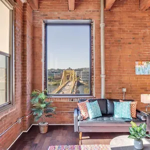 Frontdesk Aria Cultural District Lofts Downtown Pittsburgh Apartment